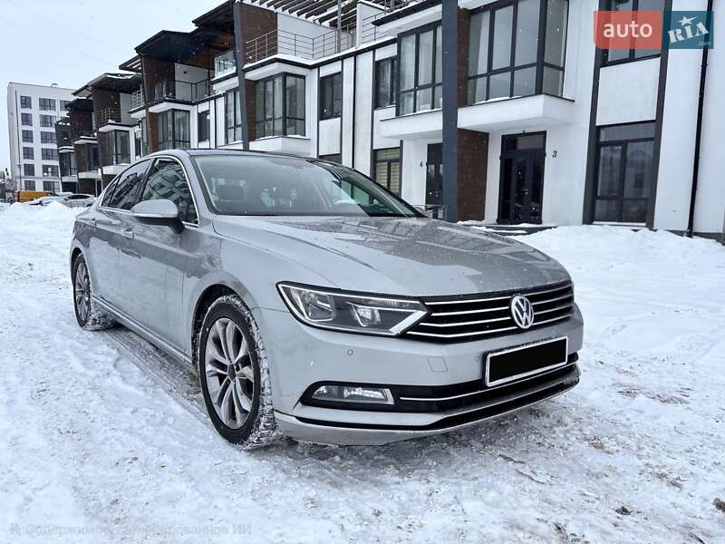 Седан Volkswagen Passat 2015 в Рівному