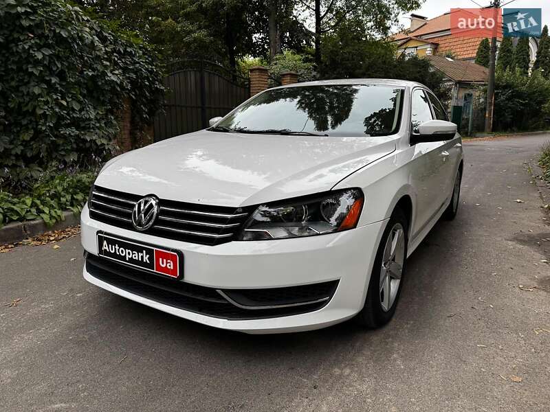 Седан Volkswagen Passat 2012 в Киеве