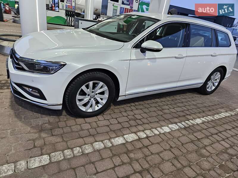 Универсал Volkswagen Passat 2022 в Киеве Универсал Volkswagen Passat 2022 в Киеве