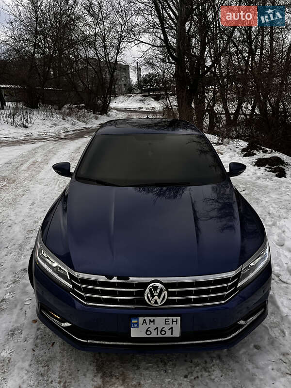 Седан Volkswagen Passat 2017 в Житомирі