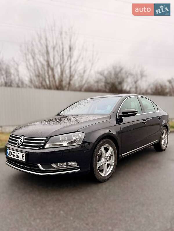 Седан Volkswagen Passat 2010 в Ужгороде