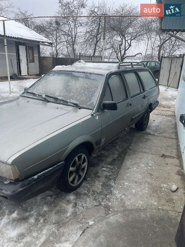 Седан Volkswagen Passat 1985 в Коломые