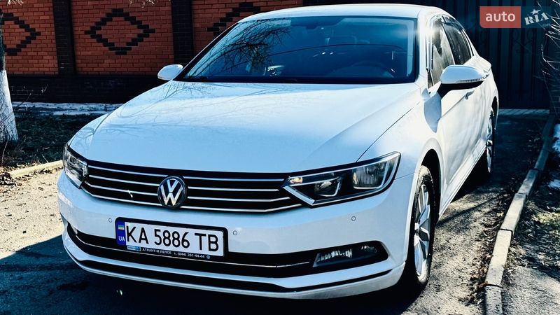 Седан Volkswagen Passat 2015 в Києві