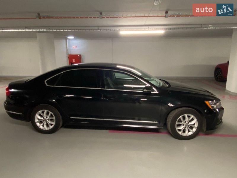 Седан Volkswagen Passat 2016 в Пустомытах