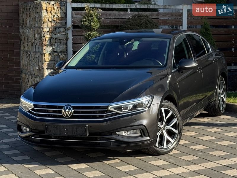 Седан Volkswagen Passat 2022 в Стрию Седан Volkswagen Passat 2022 в Стрию