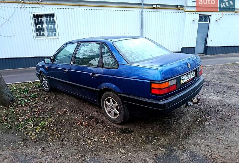 Седан Volkswagen Passat 1990 в Полтаве