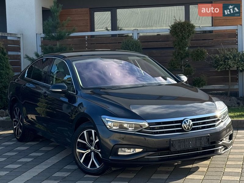 Седан Volkswagen Passat 2022 в Стрию