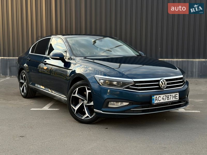 Седан Volkswagen Passat 2019 в Киеве
