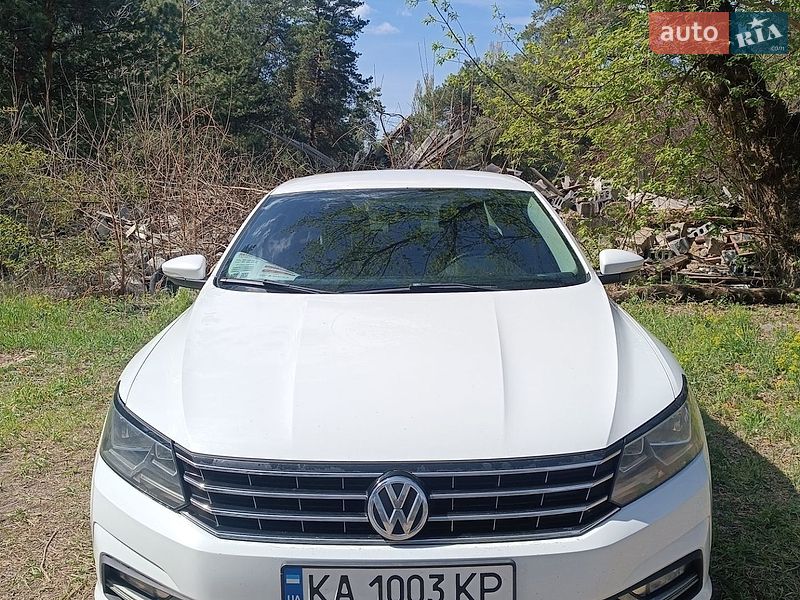 Седан Volkswagen Passat 2016 в Києві Седан Volkswagen Passat 2016 в Києві