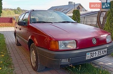 Універсал Volkswagen Passat 1989 в Волочиську