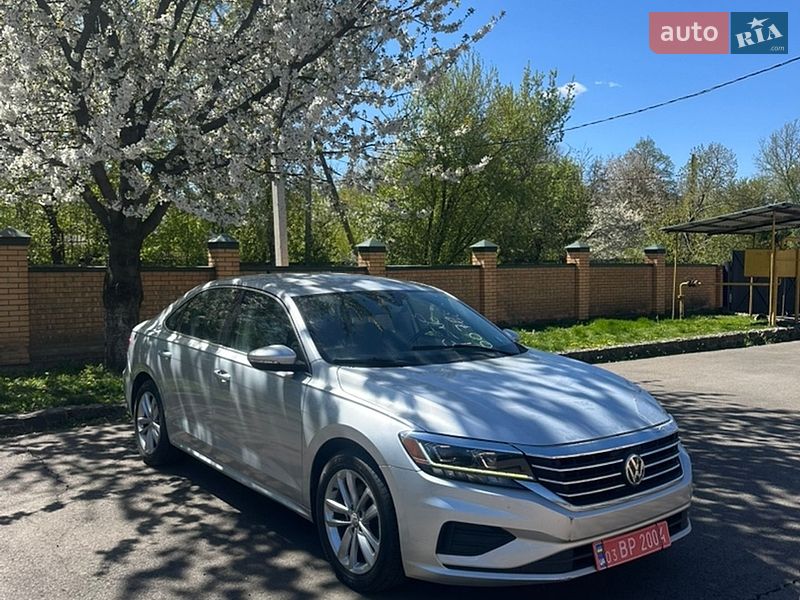 Седан Volkswagen Passat 2019 в Луцке