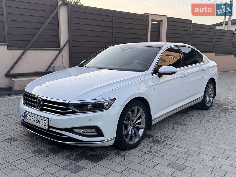 Седан Volkswagen Passat 2020 в Львове