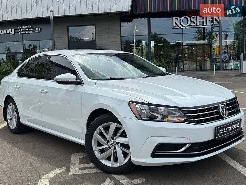 Седан Volkswagen Passat 2018 в Киеве