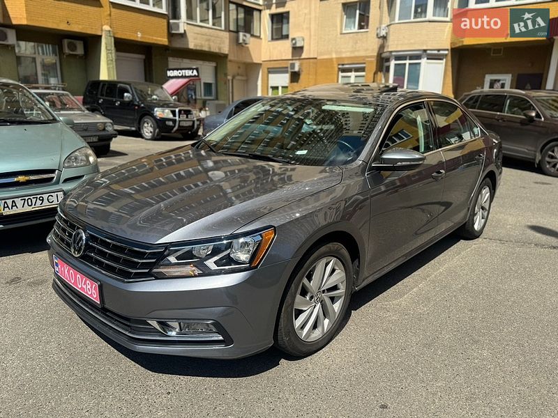 Седан Volkswagen Passat 2018 в Киеве