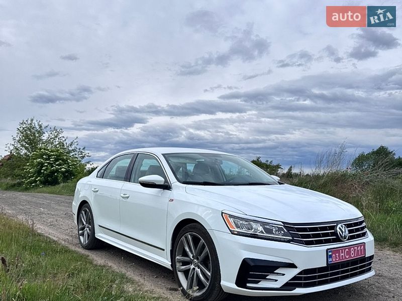 Седан Volkswagen Passat 2016 в Луцке