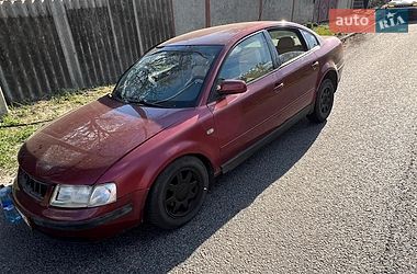 Седан Volkswagen Passat 1998 в Ольшанах Седан Volkswagen Passat 1998 в Ольшанах