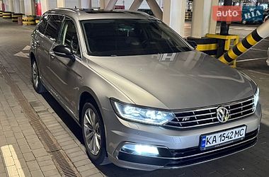 Универсал Volkswagen Passat 2015 в Киеве