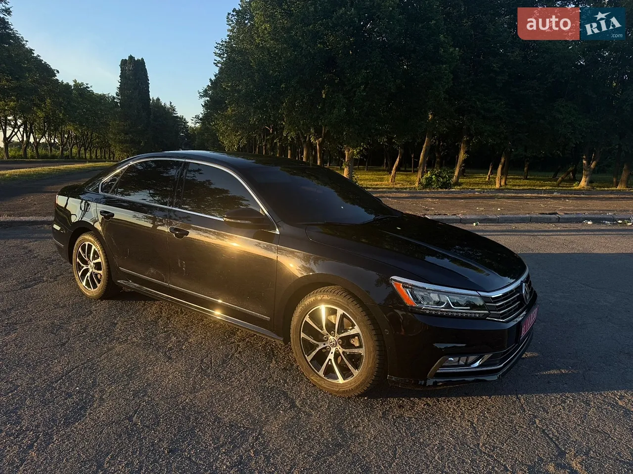 Volkswagen Passat 2018 photo 2