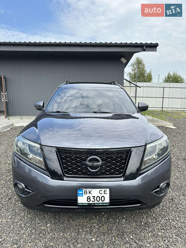 Внедорожник / Кроссовер Nissan Pathfinder 2013 в Вараше