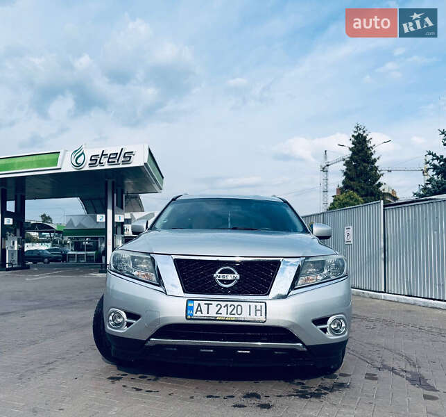 Внедорожник / Кроссовер Nissan Pathfinder 2015 в Ивано-Франковске