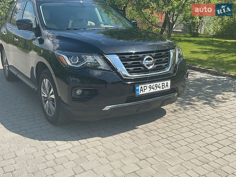 Внедорожник / Кроссовер Nissan Pathfinder 2018 в Запорожье