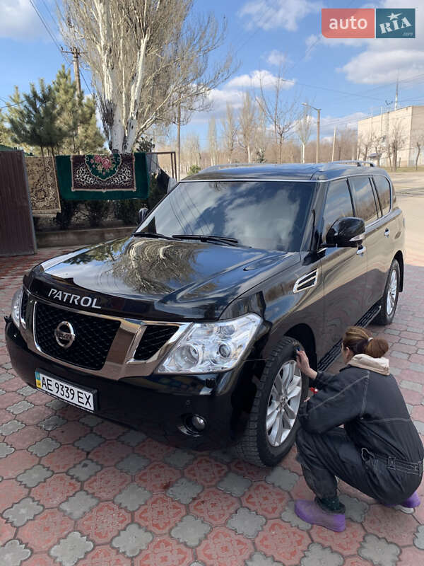 Внедорожник / Кроссовер Nissan Patrol 2011 в Кривом Роге Внедорожник / Кроссовер Nissan Patrol 2011 в Кривом Роге