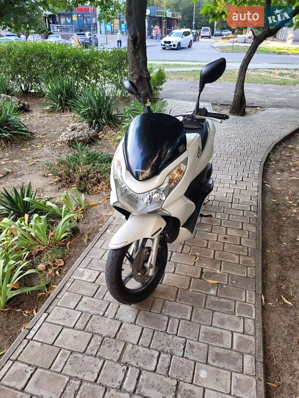 Вантажні моторолери, мотоцикли, скутери, мопеди Honda PCX 125 2010 в Запоріжжі