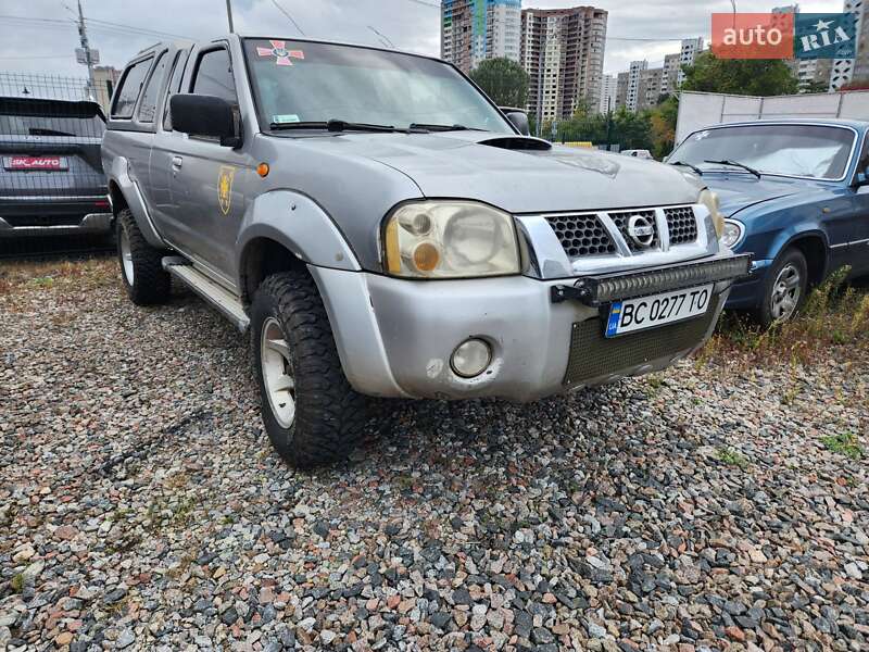Пикап Nissan Pickup 2003 в Киеве