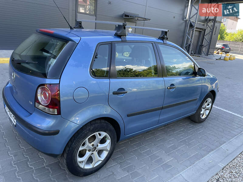 Хэтчбек Volkswagen Polo 2006 в Ужгороде
