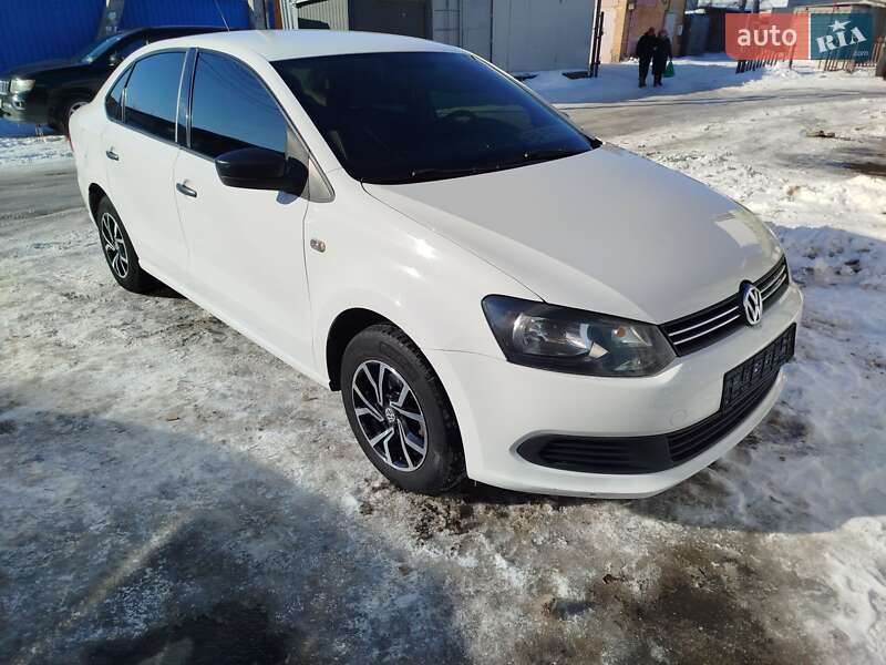 Седан Volkswagen Polo 2013 в Гайвороне Седан Volkswagen Polo 2013 в Гайвороне