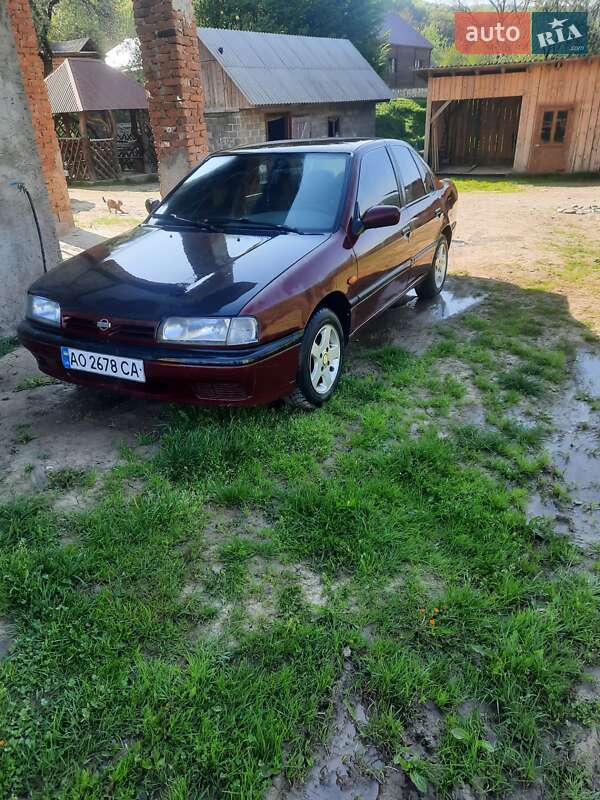 Седан Nissan Primera 1994 в Верхнем Водяном