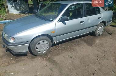 Седан Nissan Primera 1992 в Старокостянтинові