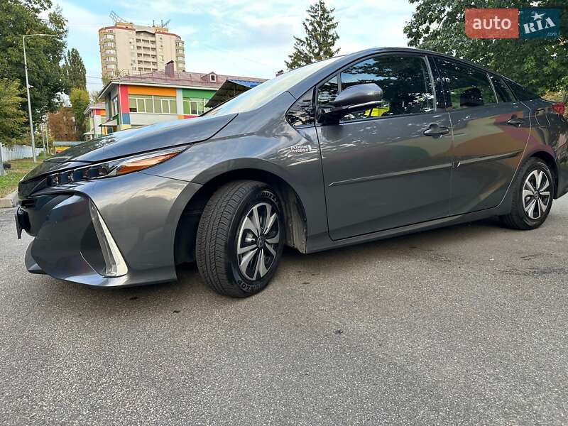 Хэтчбек Toyota Prius Prime 2018 в Киеве Хэтчбек Toyota Prius Prime 2018 в Киеве