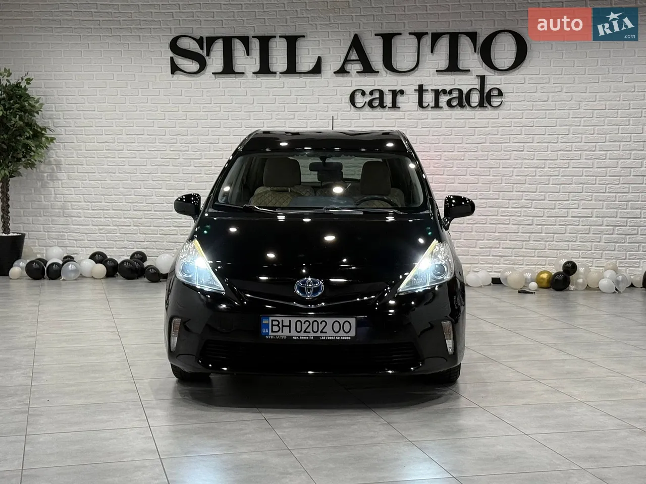 Toyota Prius V 2013 photo 4