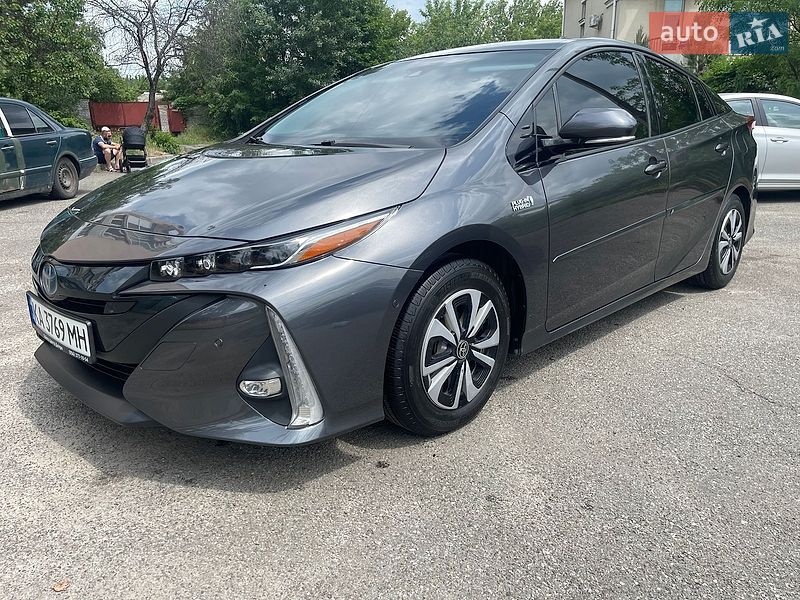 Хэтчбек Toyota Prius 2017 в Киеве