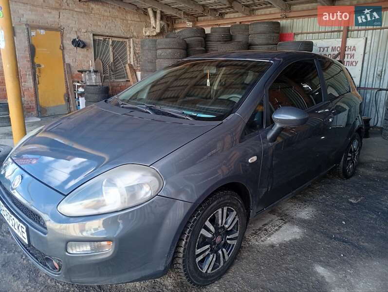 Хэтчбек Fiat Punto 2012 в Виннице Хэтчбек Fiat Punto 2012 в Виннице