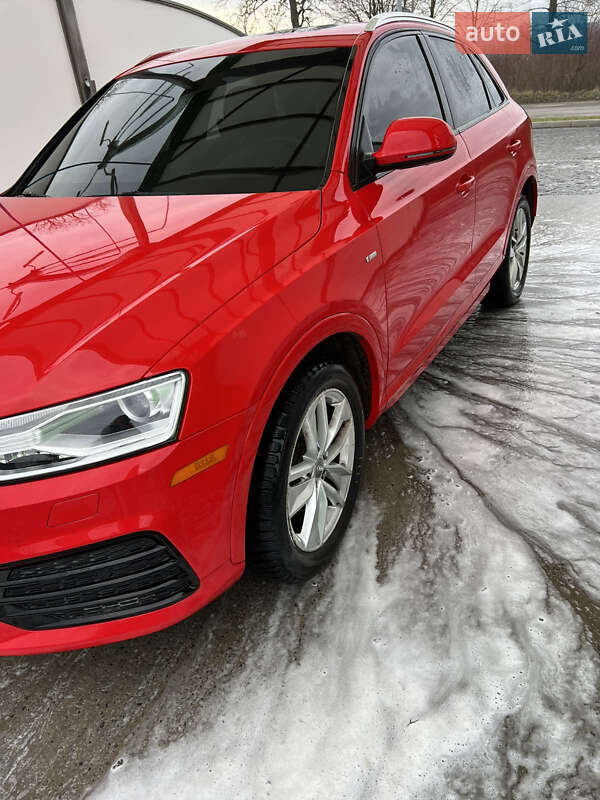 Внедорожник / Кроссовер Audi Q3 2017 в Золочеве