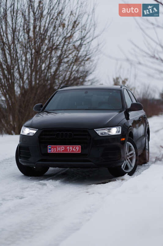 Позашляховик / Кросовер Audi Q3 2016 в Дубні