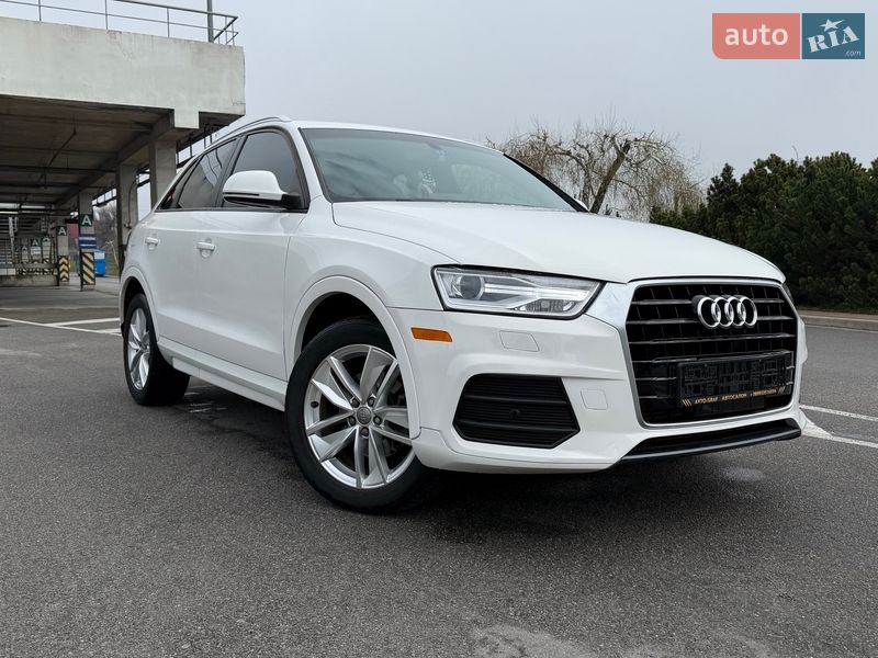 Внедорожник / Кроссовер Audi Q3 2017 в Киеве