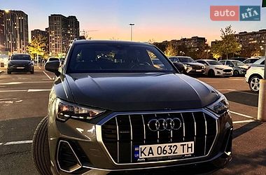 Внедорожник / Кроссовер Audi Q3 2020 в Киеве