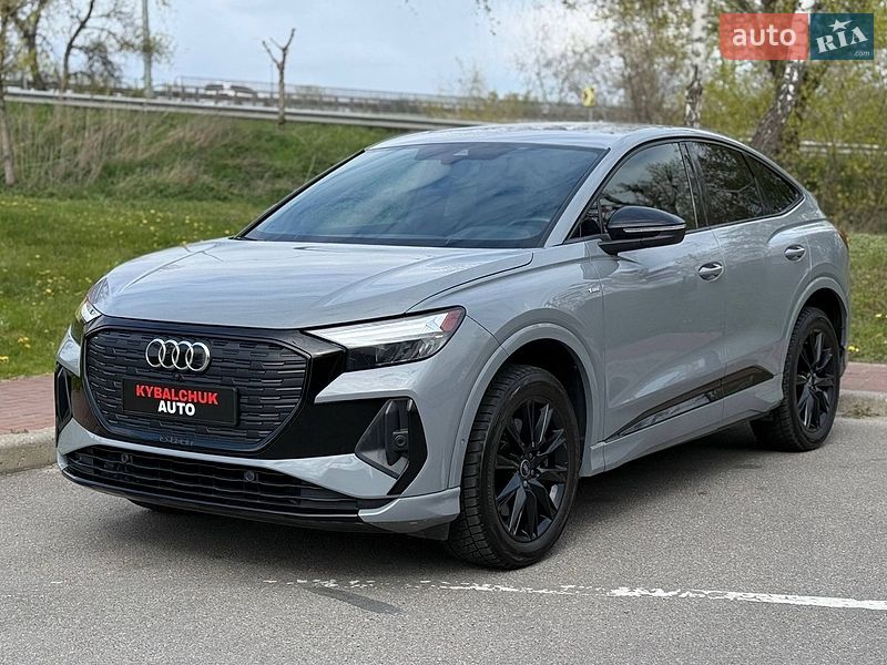 Позашляховик / Кросовер Audi Q4 e-tron 2022 в Києві