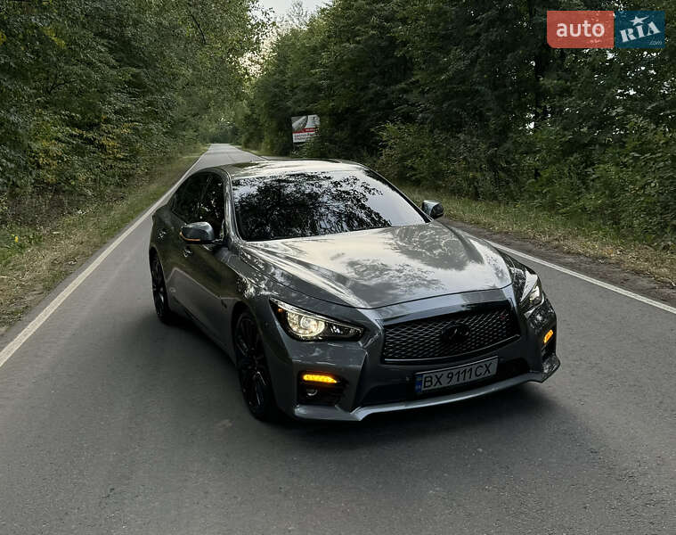 Седан Infiniti Q50 2016 в Хмельницком