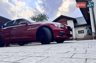 Седан Infiniti Q50 2016 в Ременове