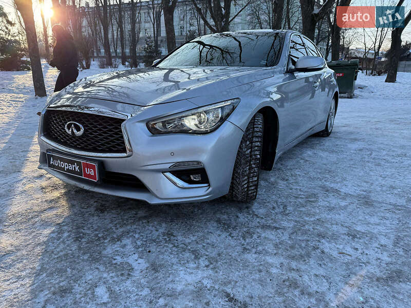 Седан Infiniti Q50 2017 в Киеве