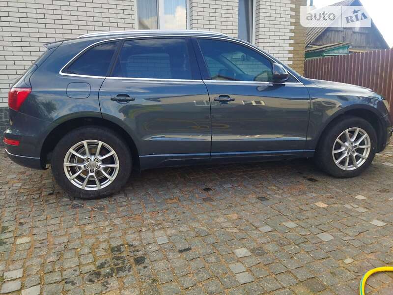 Позашляховик / Кросовер Audi Q5 2011 в Житомирі
