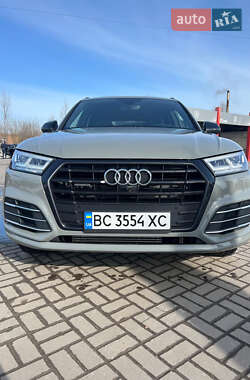 Внедорожник / Кроссовер Audi Q5 2020 в Нововолынске