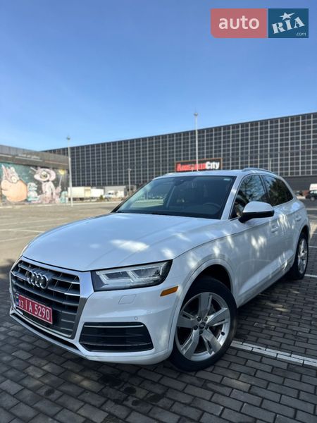 Внедорожник / Кроссовер Audi Q5 2020 в Луцке