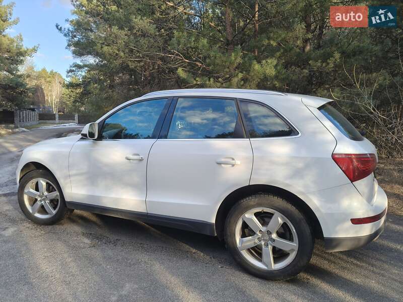 Внедорожник / Кроссовер Audi Q5 2010 в Вышгороде