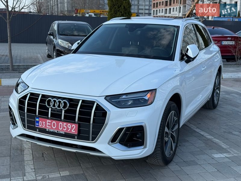 Внедорожник / Кроссовер Audi Q5 2021 в Киеве