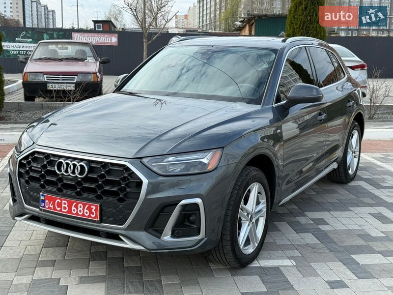 Внедорожник / Кроссовер Audi Q5 2021 в Киеве